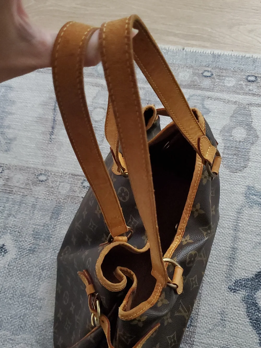 Louis Vuitton Batignolles Horizontal Monogram and Leather Shoulder Bag